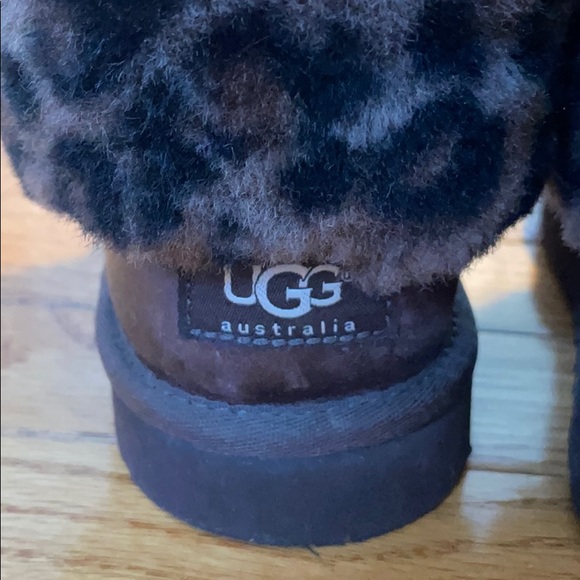 CHEETAH PRINT AND SUEDE UGG BOOTS - Picture 2 of 3